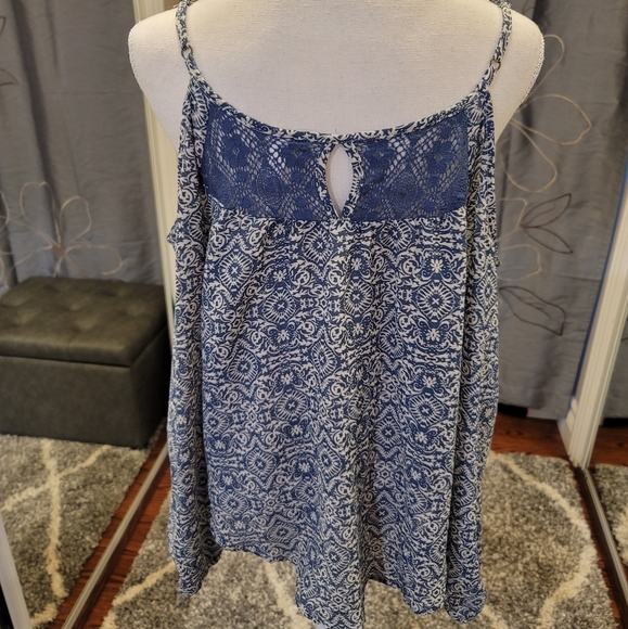 Off shoulders women top - Picture 5 of 5